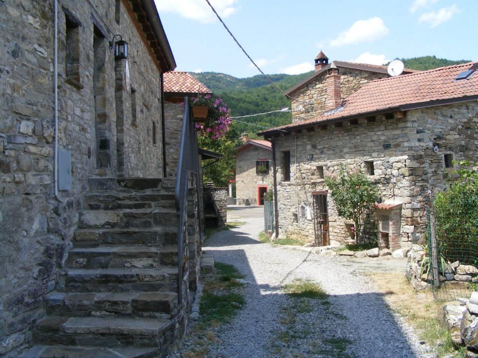 Albergo Diffuso Casa Delle Favole Ferriere Exterior photo