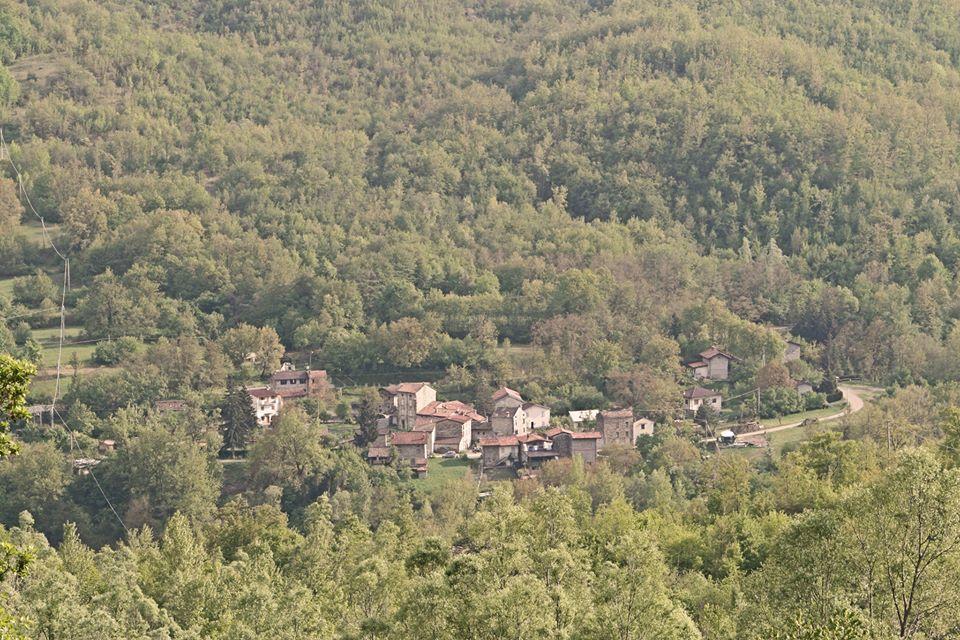 Albergo Diffuso Casa Delle Favole Ferriere Exterior photo